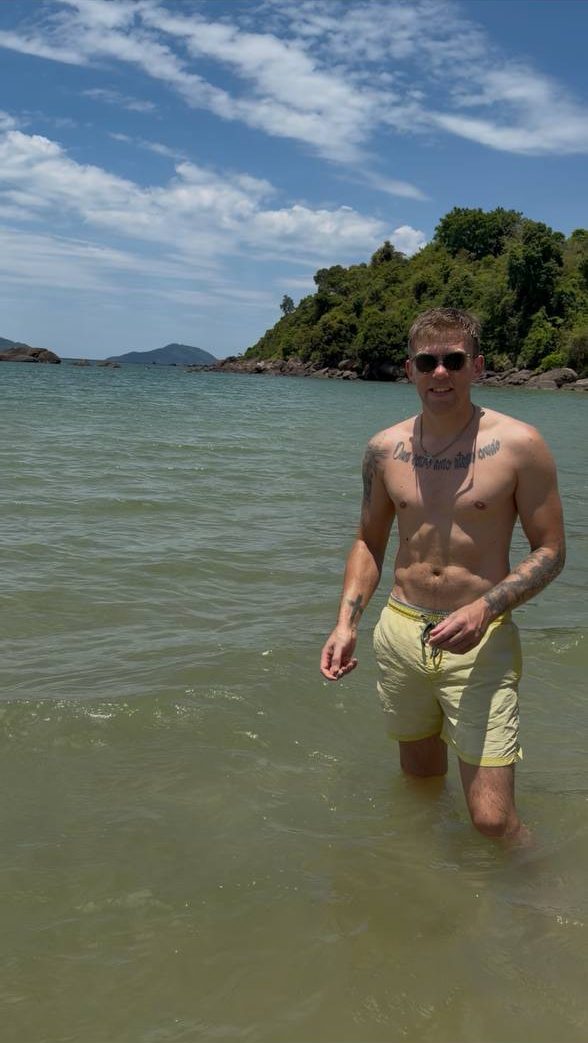 Người mẫu nước ngoài trên bãi biển Việt Nam, phong cách resort · 3